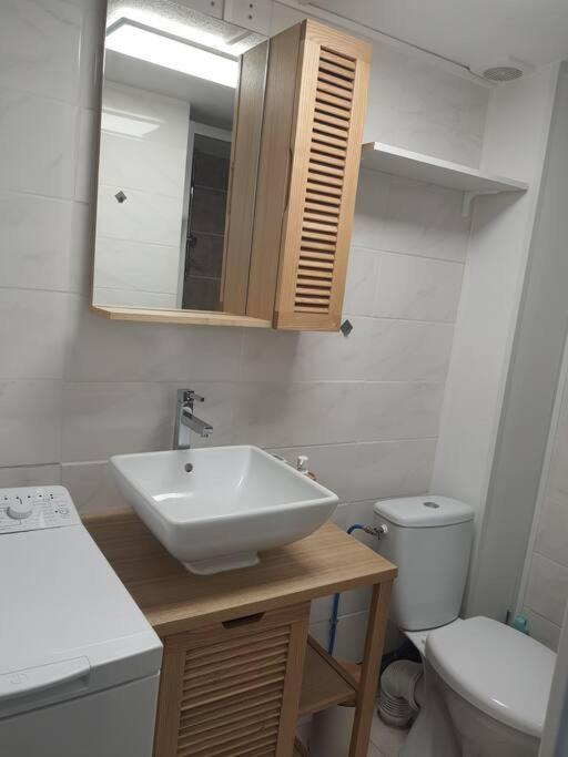A 500 M De La Plage, Tout Confort Avec Wifi Le Barcares Exterior photo